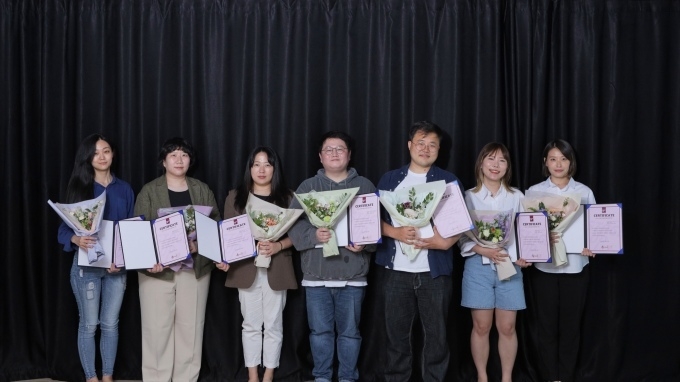 왼쪽부터 권승연, 최문경, 김희은, 강철, 김세한, 배시현, 박신애 작가∙작곡가 (사진=CJ문화재단)