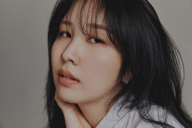 싱어송라이터 권진아가 넥슨 게임 '메이플스토리M'의 신규 캐릭터 테마곡을 부른다. (사진=안테나 제공)