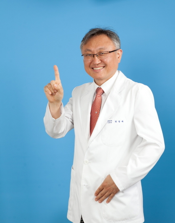 권영대 성형외과 전문의. (사진=권영찬닷컴 제공)