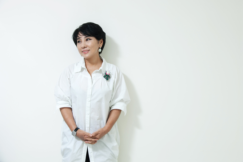 방송인 겸 작가 유인경