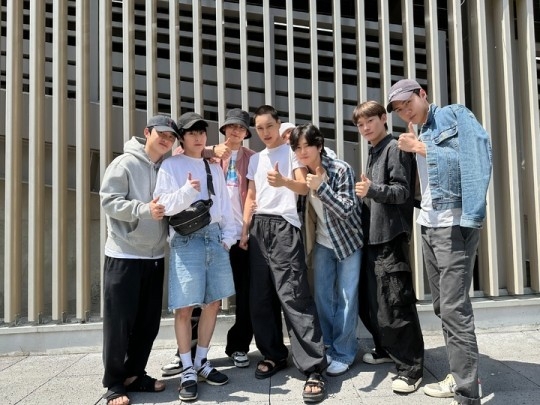(사진=엑소 트위터)