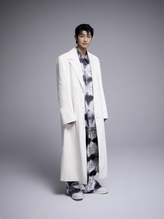 송중기. (사진=루이비통 제공)