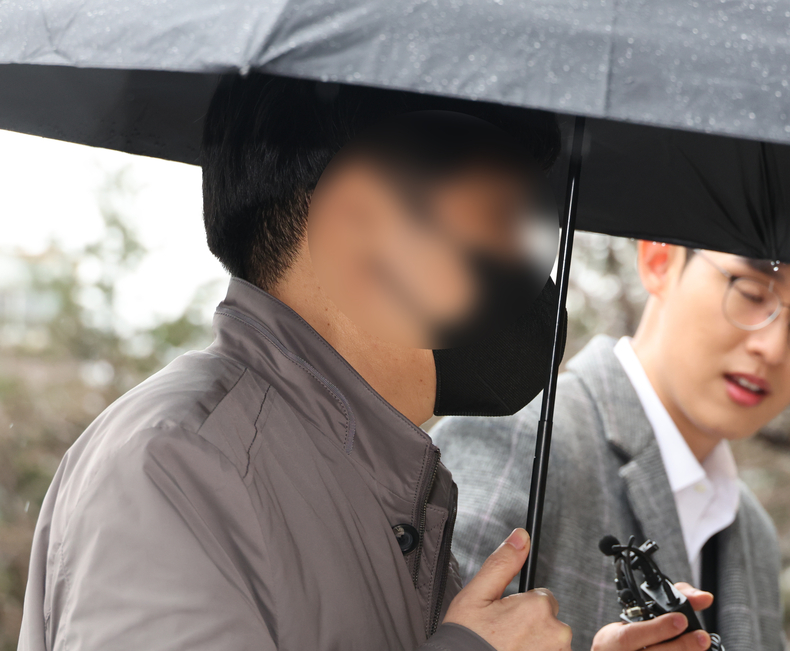 델리오 대표 A씨가 25일 양천구 서울남부지방법원에서 열린 구속 전 피의자 심문에 출석하고 있다/사진=연합뉴스