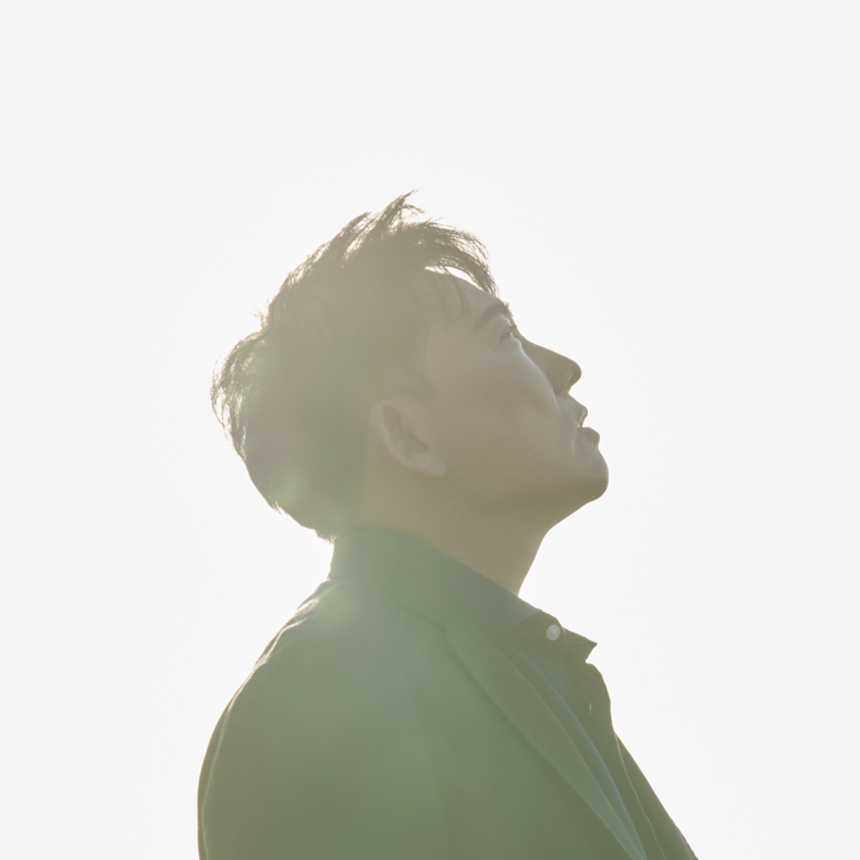 신곡 '비가 와' 발표하는 가수 이승철/사진=LSC