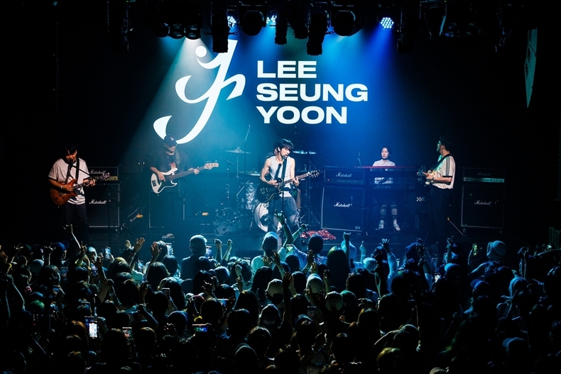 이승윤, 라이브 클럽 데이 공연 모습/사진=마름모