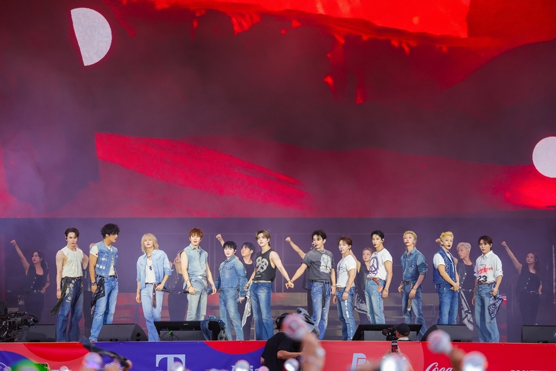 세븐틴 '롤라팔루자 베를린' 공연 모습/사진=플레디스 엔터테인먼트