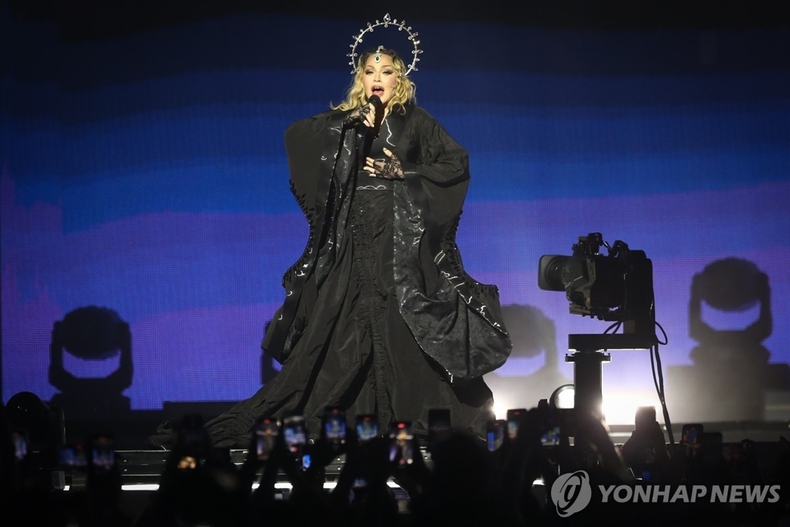 마돈나 공연 모습