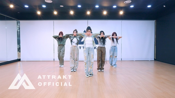 피프티 피프티 '그래비티' 안무 영상/사진=어트랙트