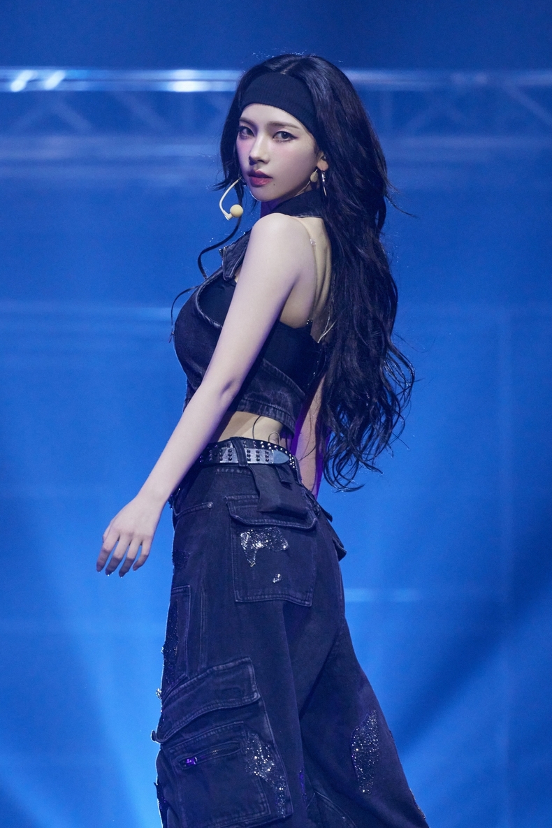 에스파 카리나 '업' 무대 모습/사진=SM엔터테인먼트