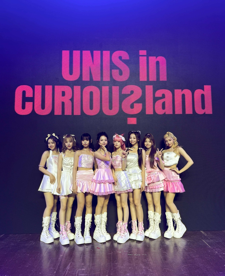 필리핀 팬콘 개최한 유니스/사진=F&F엔터테인먼트
