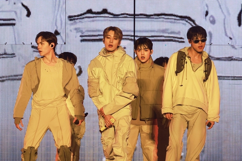 세븐틴 미국 공연 모습/사진=플레디스 엔터테인먼트