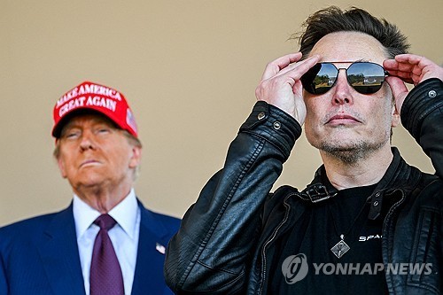 <strong>트럼프 미국 대통령 당선인(좌)과 머스크 테슬라 최고경영자</strong>