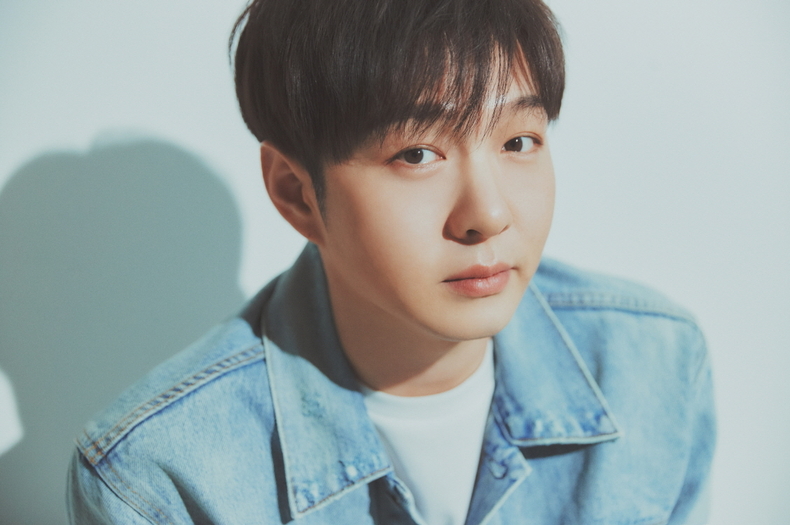 2024년 TJ노래방 연말결산 차트 1위에 오른 가수 이창섭/사진=판타지오