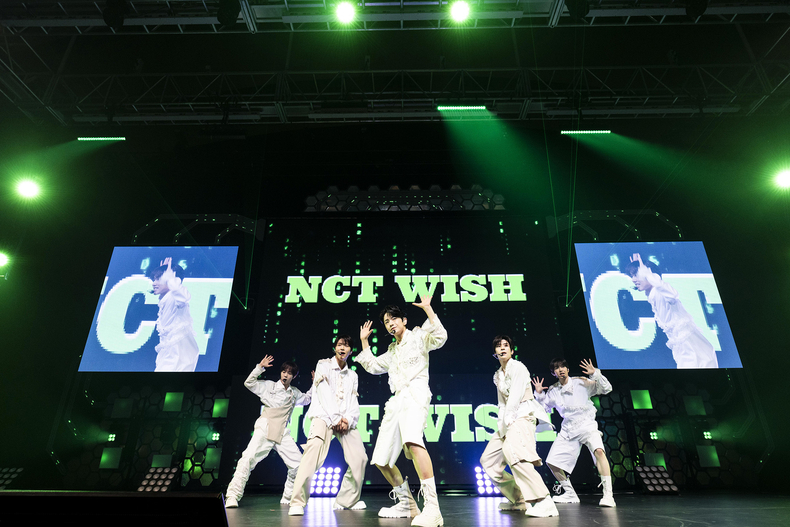 NCT 위시 일본 투어 공연 모습/사진=SM엔터테인먼트