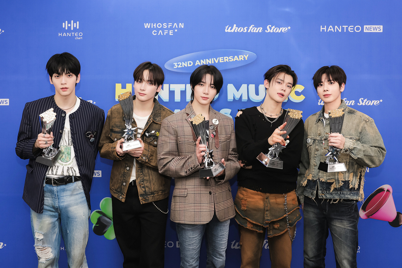 투모로우바이투게더 한터차트어워즈 대상 포함 5관왕/사진=빅히트 뮤직