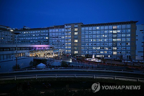 <strong>프란치스코 교황이 입원 중인 이탈리아 로마 제멜리 병원</strong>