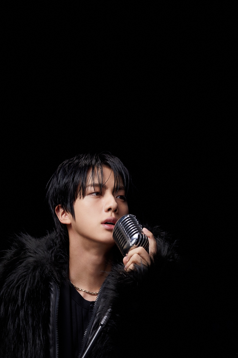 방탄소년단 진, 미니 2집 ‘에코(Echo)’ 콘셉트 포토/사진=빅히트 뮤직