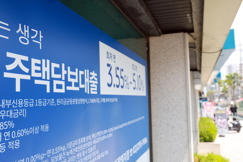 7월 DSR 3단계 시행 앞두고 주택담보대출 신청 급증(사진=연합뉴스)