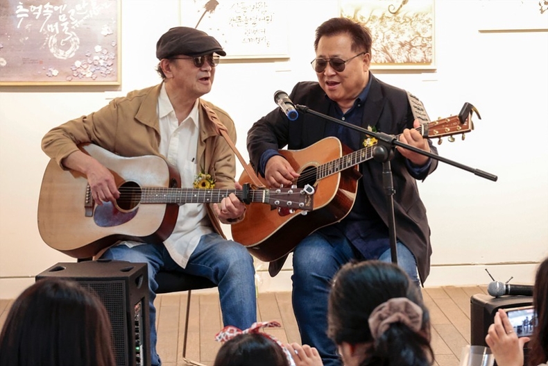 해바라기 스페셜 공연 모습/사진=해바라기뮤직