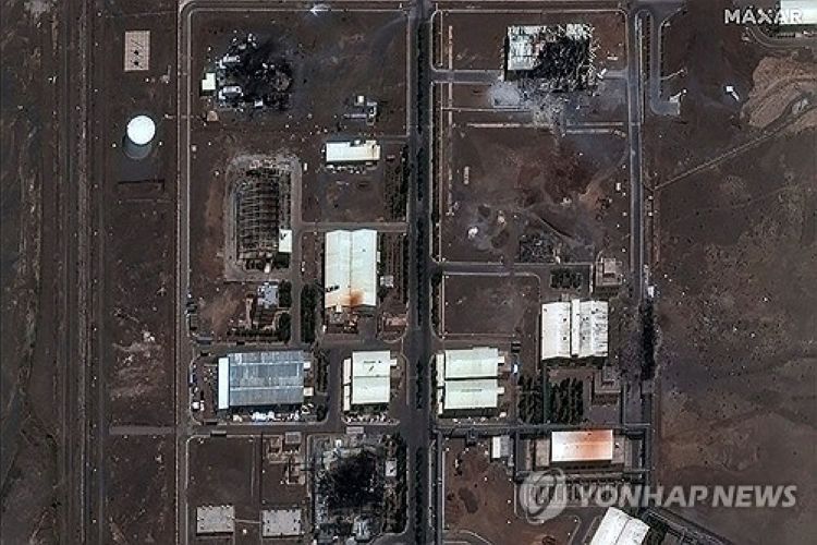 막사 테크놀로지가 위성으로 촬영한 나탄즈 핵 시설 파괴 모습