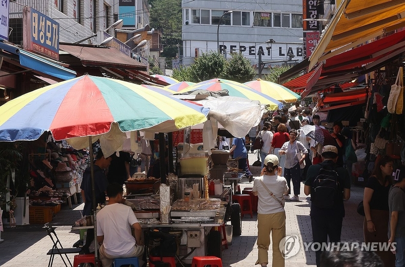 전국민 지원금 소비창출 효과 20∼40%"…내수에 단비될까