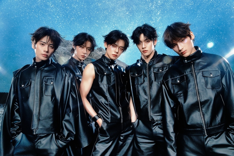 투모로우바이투게더 정규 4집 콘셉트 포토 'Starlight' 버전/사진=빅히트 뮤직