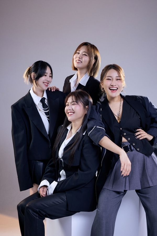 프로젝트 그룹 손이지유/사진=아츠로