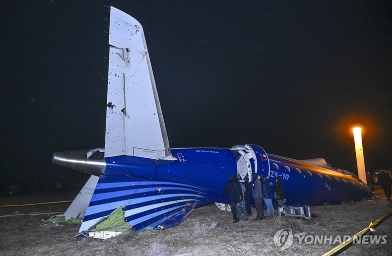 지난해 러시아 미사일에 격추돼 추락한 아제르바이잔 항공 여객기