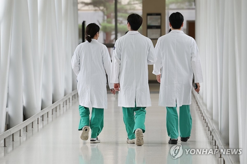 인구 1천명당 필수의료 전문의 수 