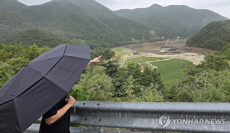 극한 가뭄 강릉에 찔끔 비