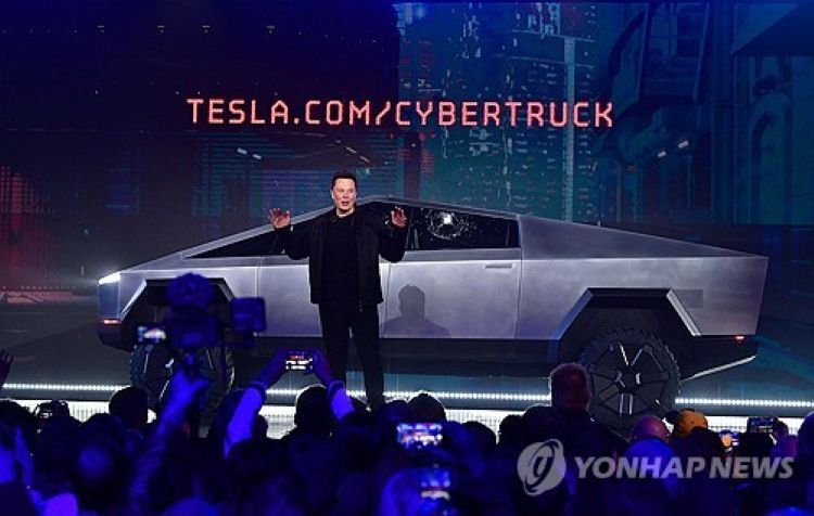 2019년 사이버트럭 소개하는 머스크