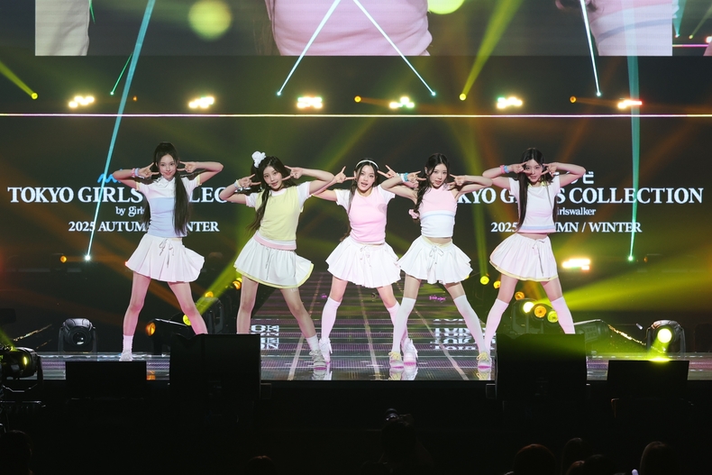 아일릿, 日패션 축제 ‘도쿄 걸즈 컬렉션’서 오프닝 특별 무대/사진=©マイナビ TOKYO GIRLS COLLECTION 2025 AUTUMN/WINTER