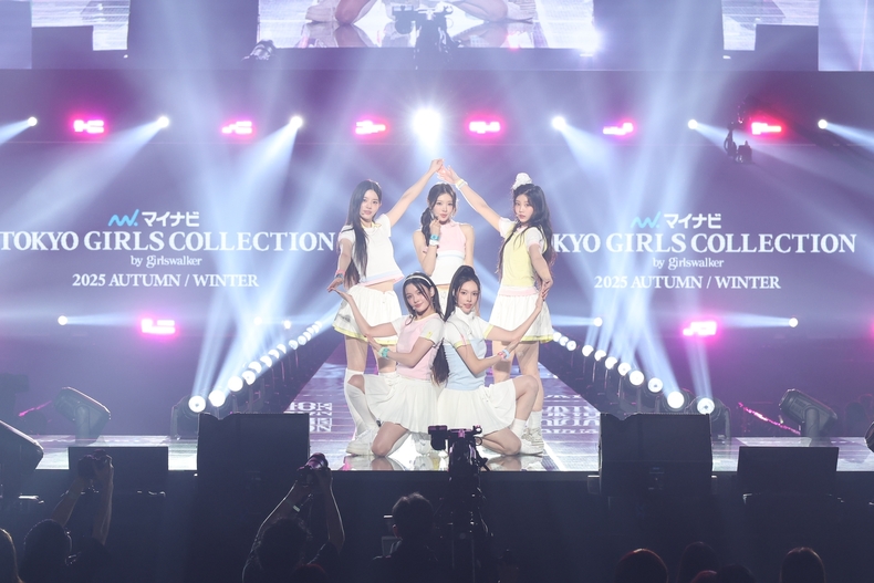 아일릿, 日패션 축제 ‘도쿄 걸즈 컬렉션’서 오프닝 특별 무대/사진=©マイナビ TOKYO GIRLS COLLECTION 2025 AUTUMN/WINTER