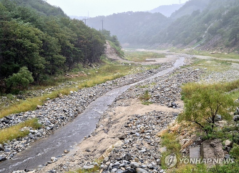 물 흐르는 오봉저수지 상류