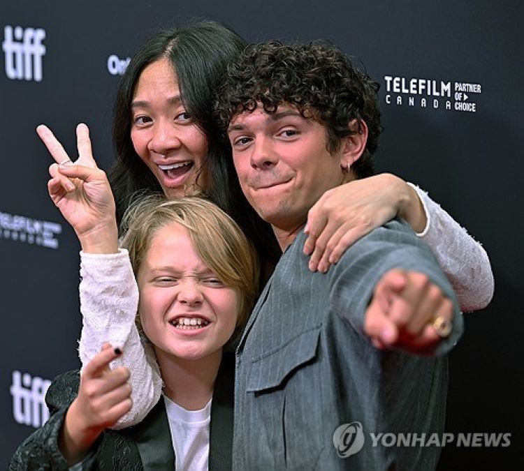 햄닛 시사회에 참석한 클리오 자오 감독과 주연배우들