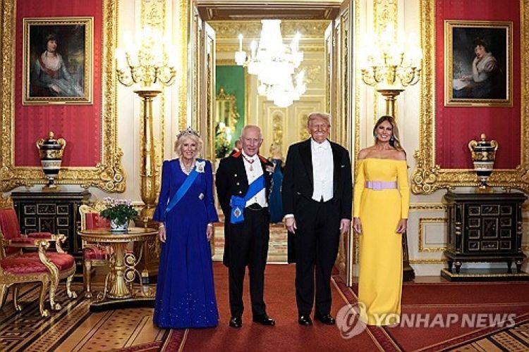 윈저성 국빈 만찬에 참석한 찰스 3세 부부와 트럼프 부부