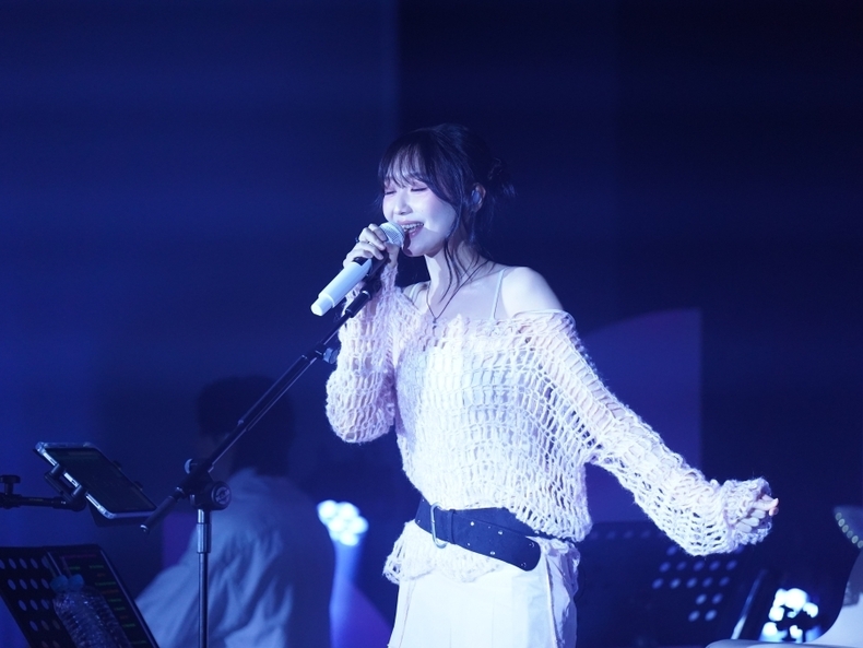 류수정, 서울 영등포아트스퀘어서 데뷔 첫 전시콘서트 성료/사진=하우스오브드림스