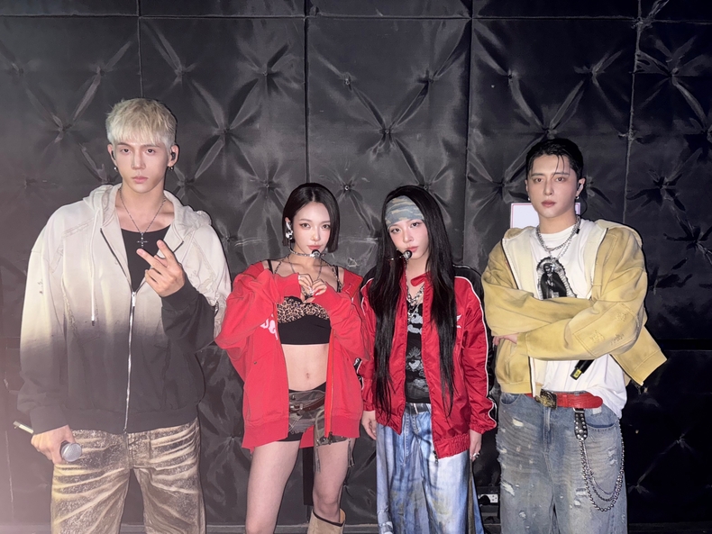 카드 월드투어 'DRIFT' 방콕 공연 성료/사진=알비더블유, DSP미디어