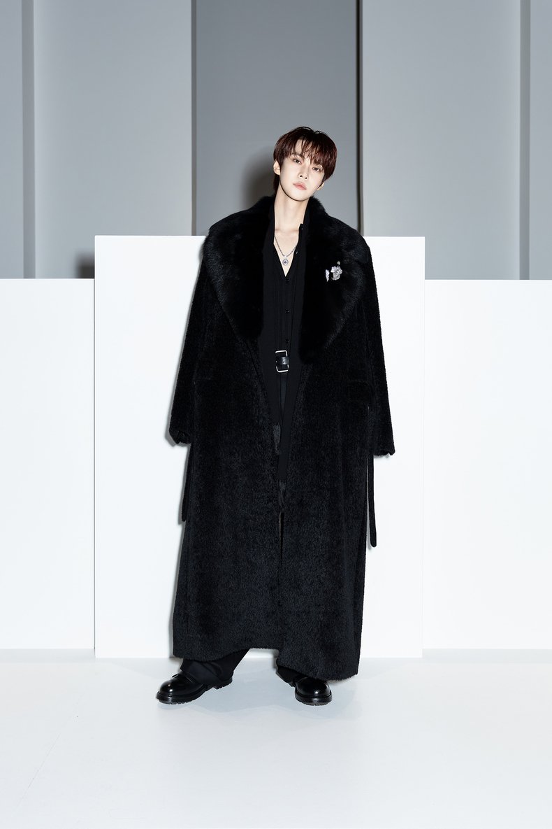 NCT 도영 돌체앤가바나 패션위크 현장 모습/사진=Roaster