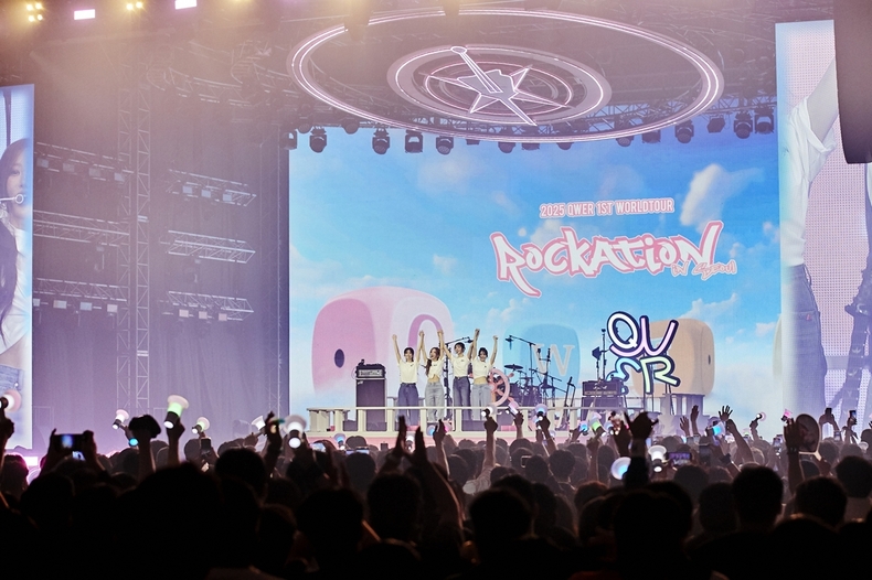 QWER, 첫 월드투어 'ROCKATION' 서울 공연 성료/사진=타마고 프로덕션