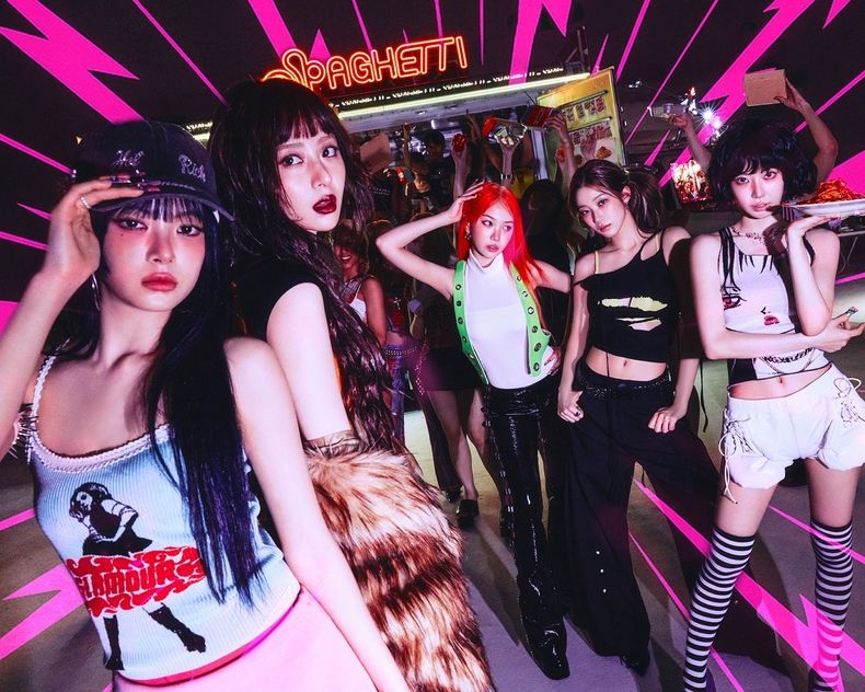 르세라핌 'SPAGHETTI' 콘셉트 포토/사진=쏘스뮤직