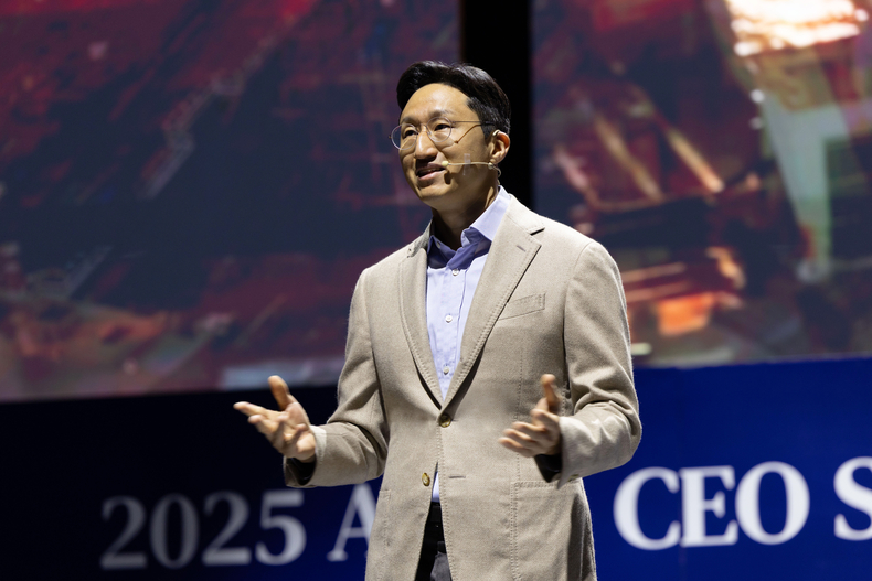 HD현대 정기선 회장이 APEC CEO 서밋 ‘퓨처 테크 포럼: 조선’에서 기조연설을 하고 있다.(사진=HD현대)
