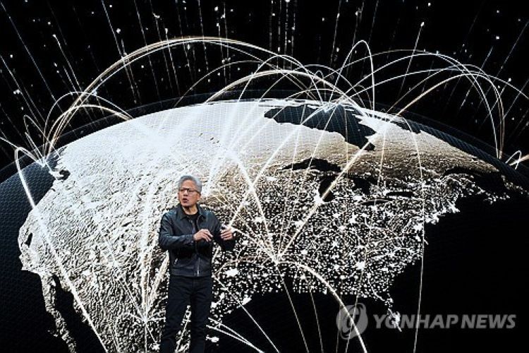 기조연설하는 젠슨 황