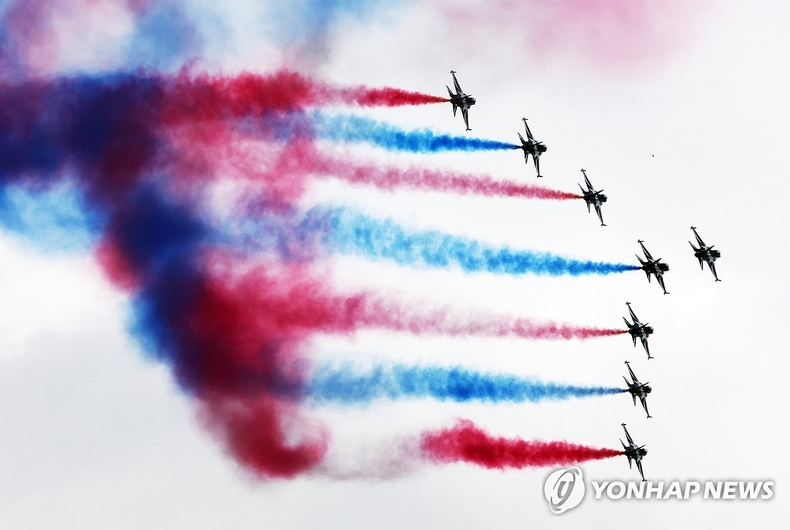 블랙이글스 비행 모습