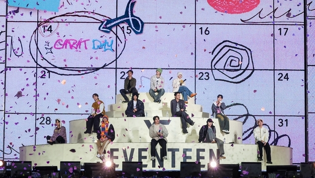 세븐틴, 5만 8천 팬들과 스타디움 팬미팅…“영원에 도전하겠다”