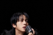 BTS 진, 스포티파이 ‘위클리 톱 송 글로벌’ 2위로 순위 '껑충'