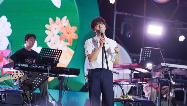 정승환, '뷰티풀 민트 라이프' 첫 헤드라이너...'감성 발라더' 면모 과시