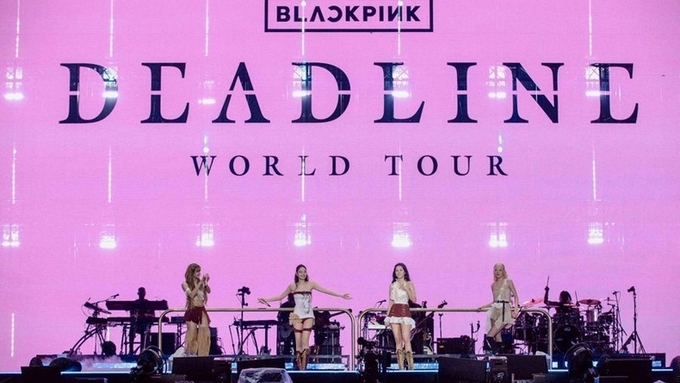 블랙핑크, 고양서 월드투어 성공적 스타트…7만 8천 관객 열광