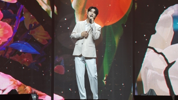 손태진, 싱글 '이제 내가 지킬게요' 음원 차트 상위권...진정성 통했다