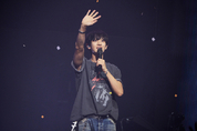 엑소 찬열, 매진 속 솔로 1주년 기념 공연...보컬·랩·기타 연주 선사